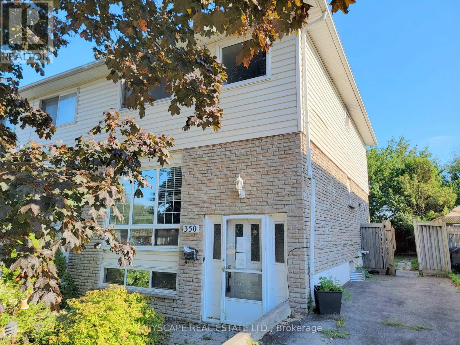 350 VANCOUVER CRESCENT
