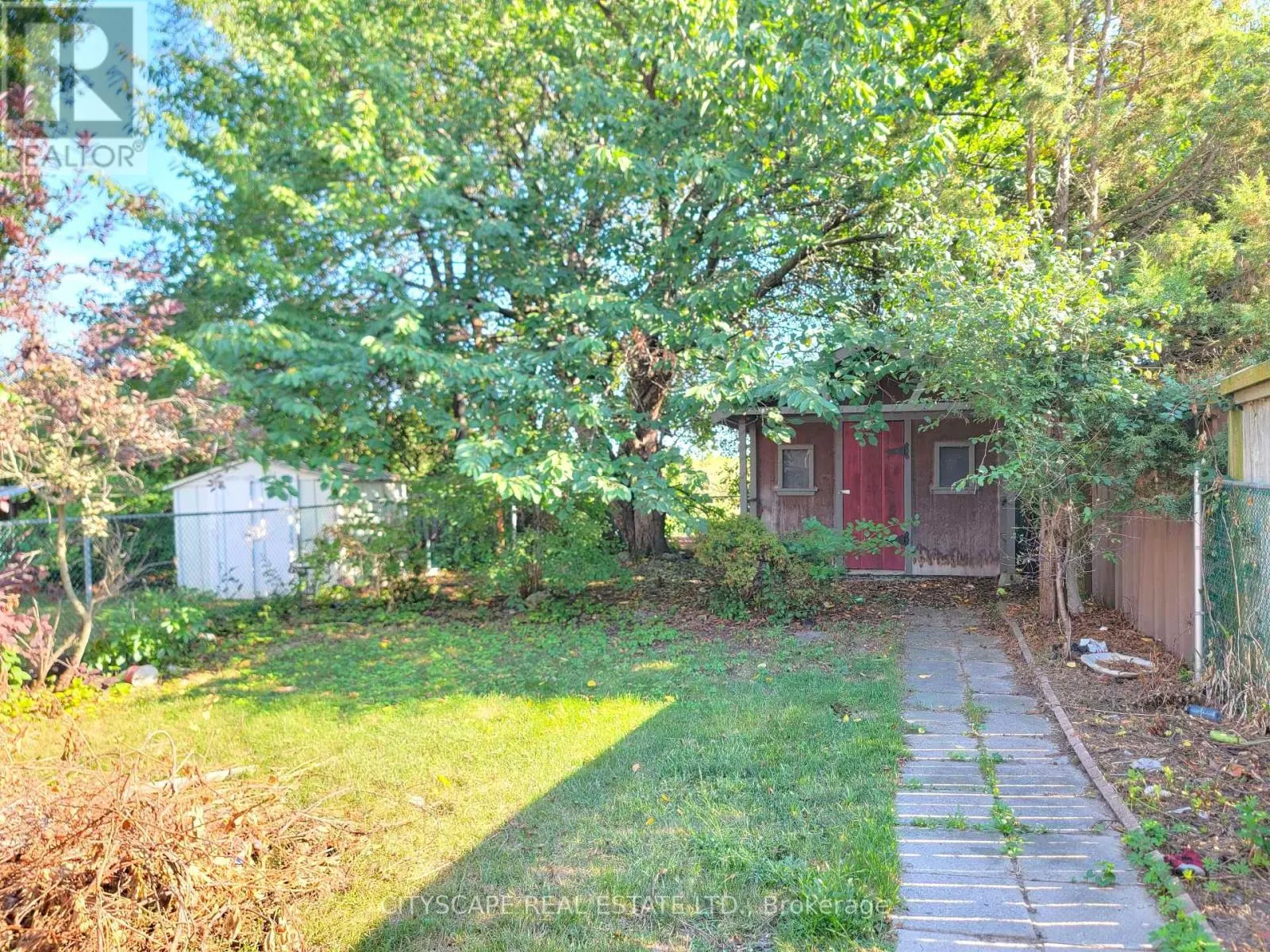 350 VANCOUVER CRESCENT