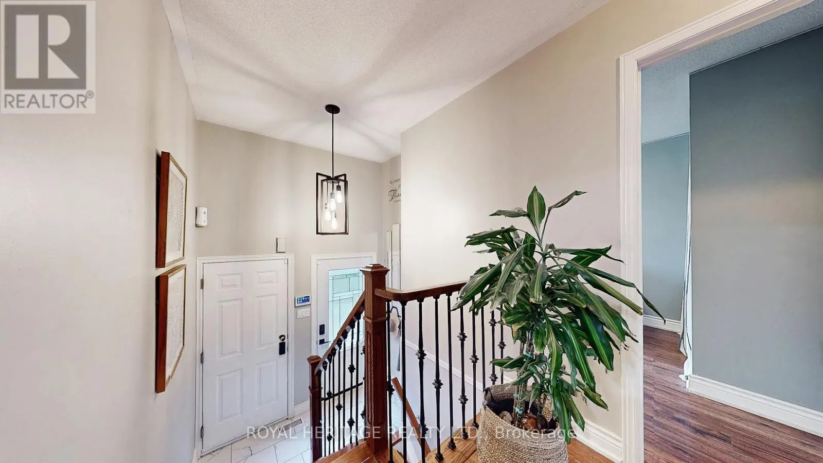 32 FENWICK AVENUE