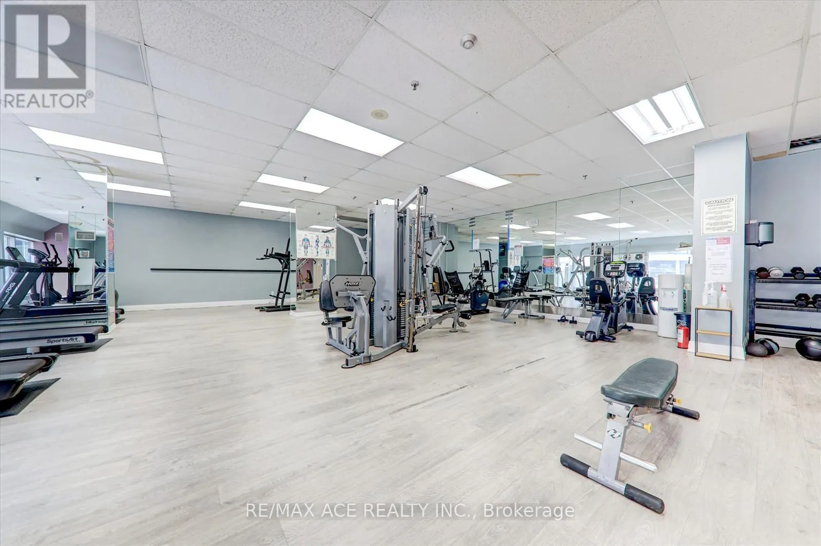 1410 - 1470 MIDLAND AVENUE