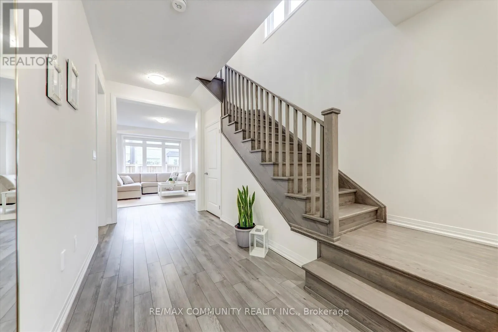 124 OGSTON CRESCENT