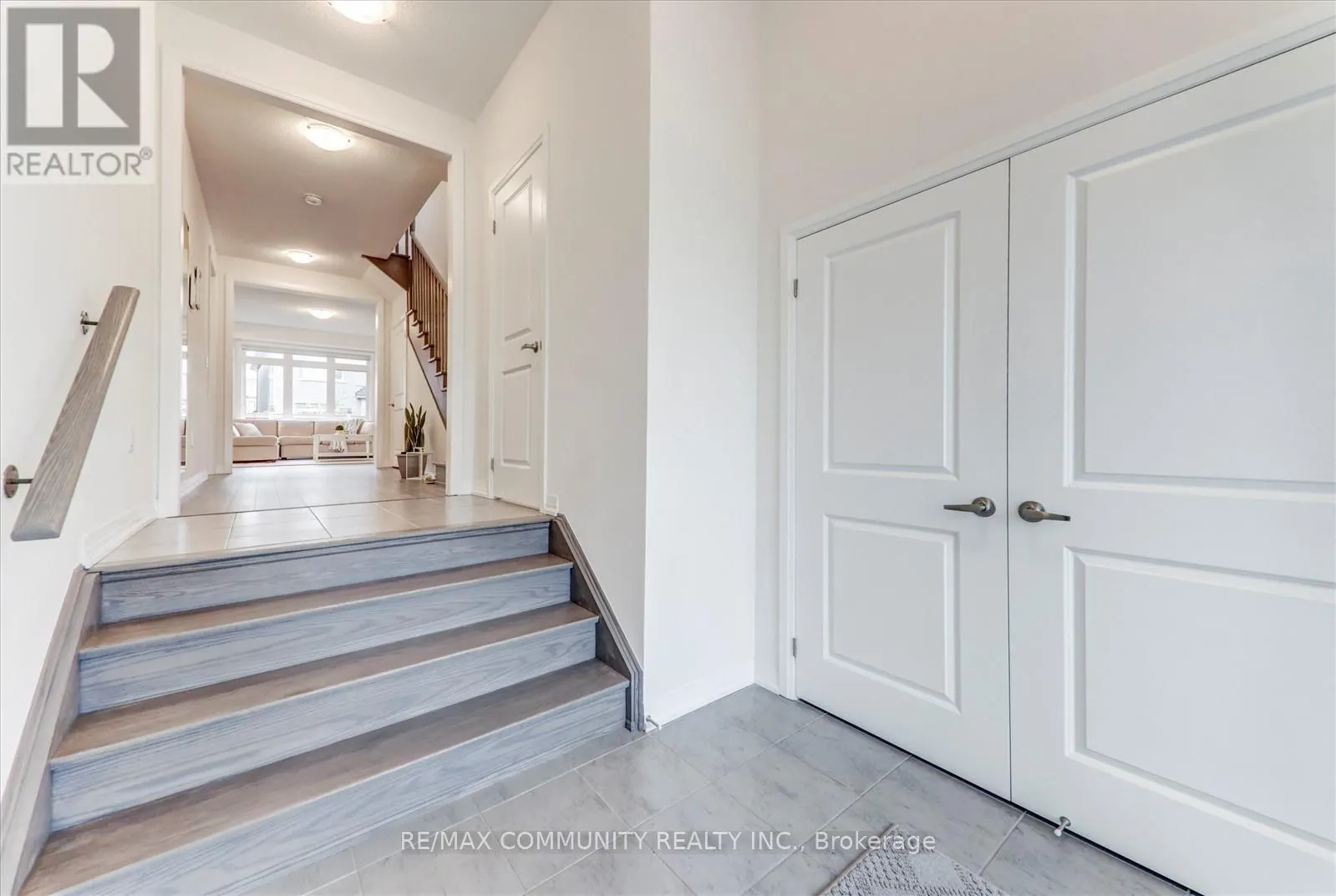 124 OGSTON CRESCENT