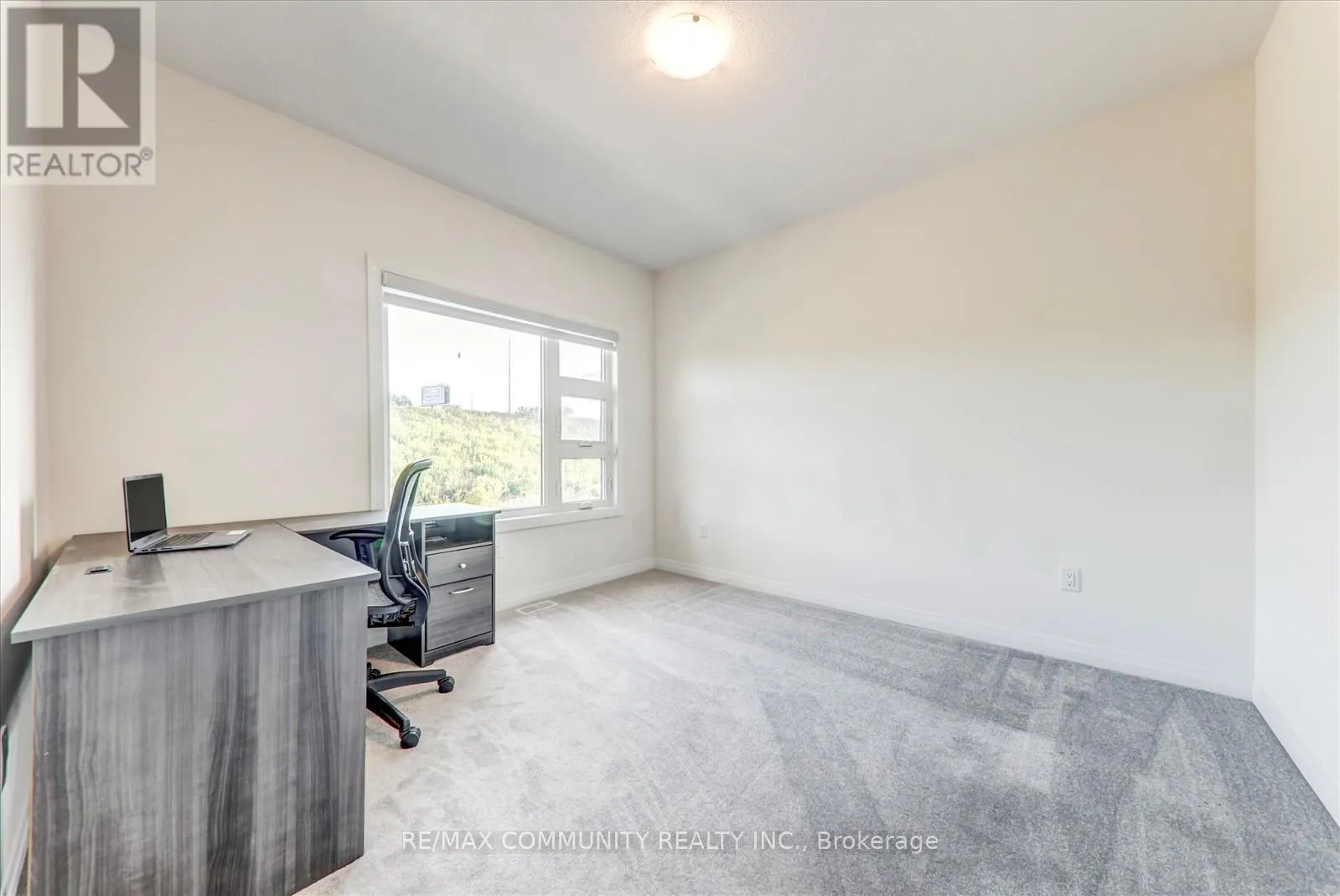 124 OGSTON CRESCENT