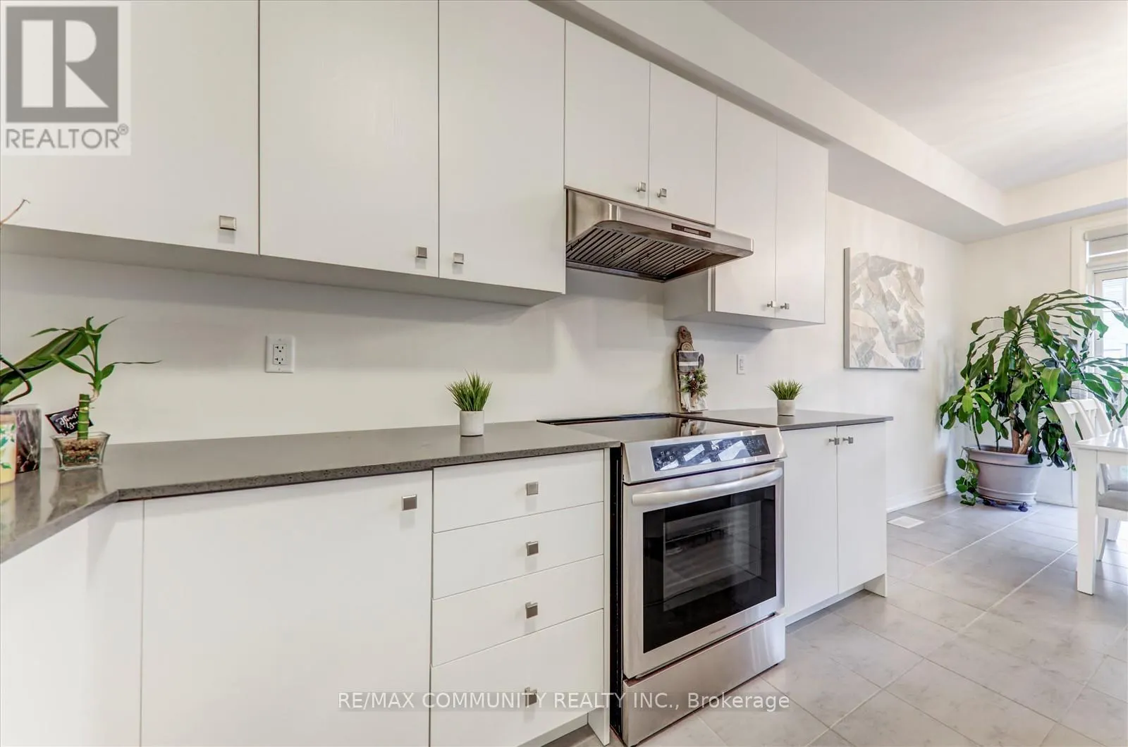 124 OGSTON CRESCENT