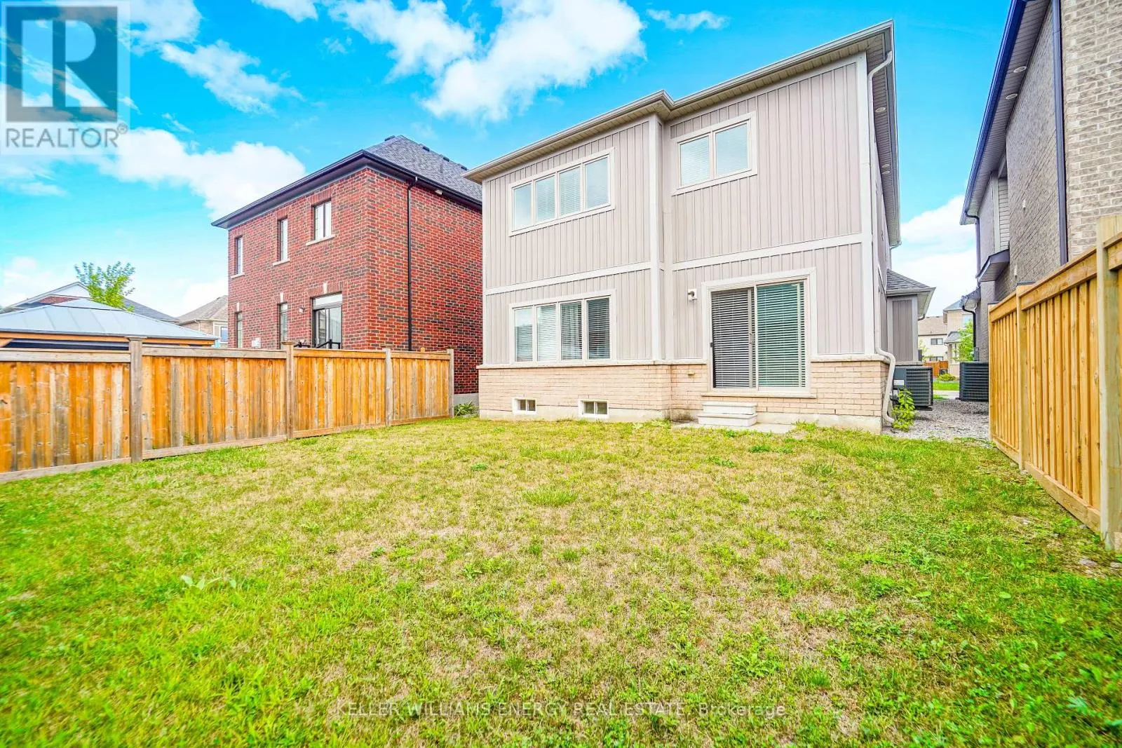 23 CROMBIE STREET