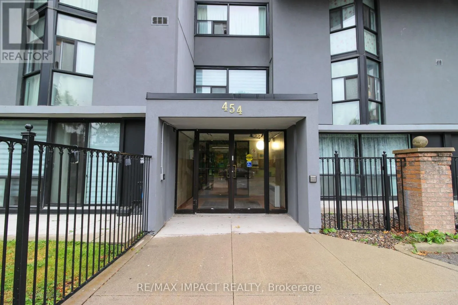 112 - 454 CENTRE STREET S, #112