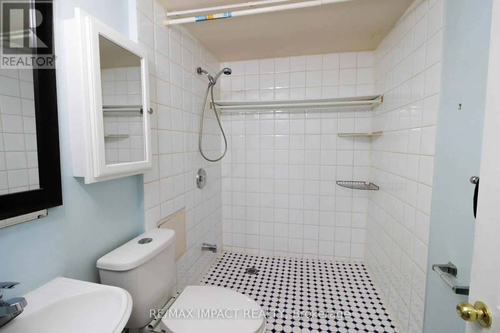 112 - 454 CENTRE STREET S, #112