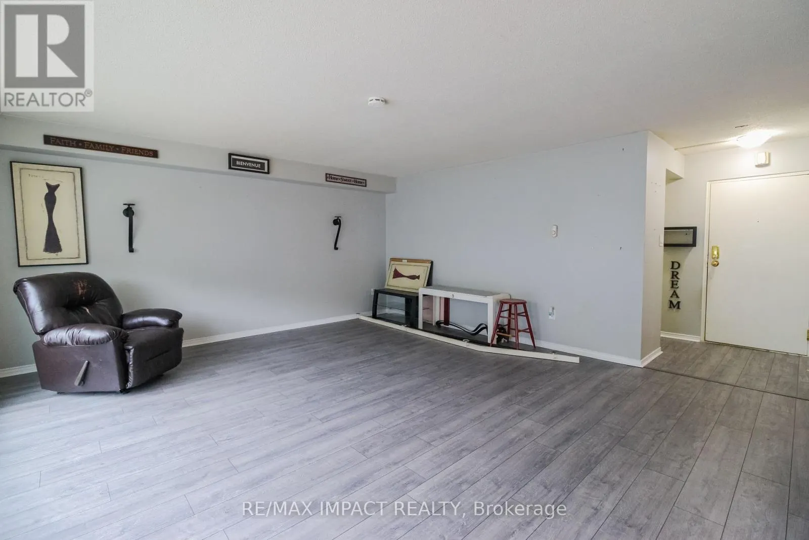 112 - 454 CENTRE STREET S, #112