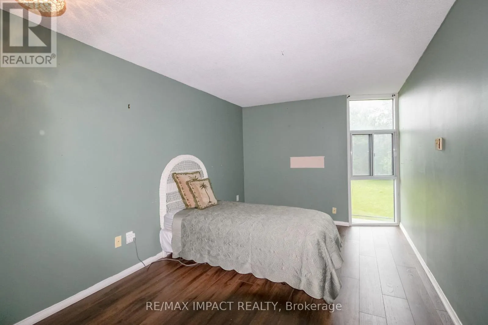 112 - 454 CENTRE STREET S, #112