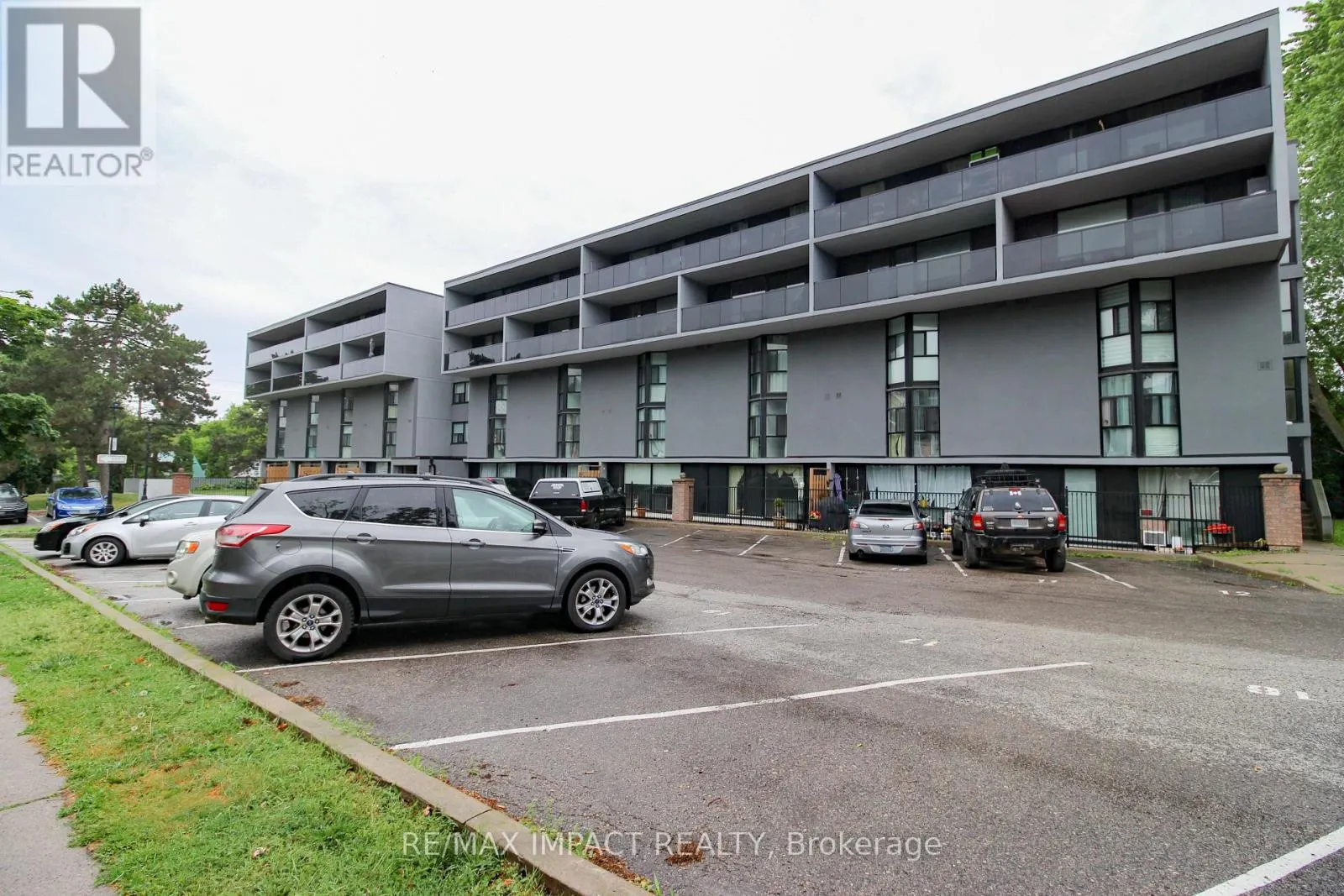 112 - 454 CENTRE STREET S, #112