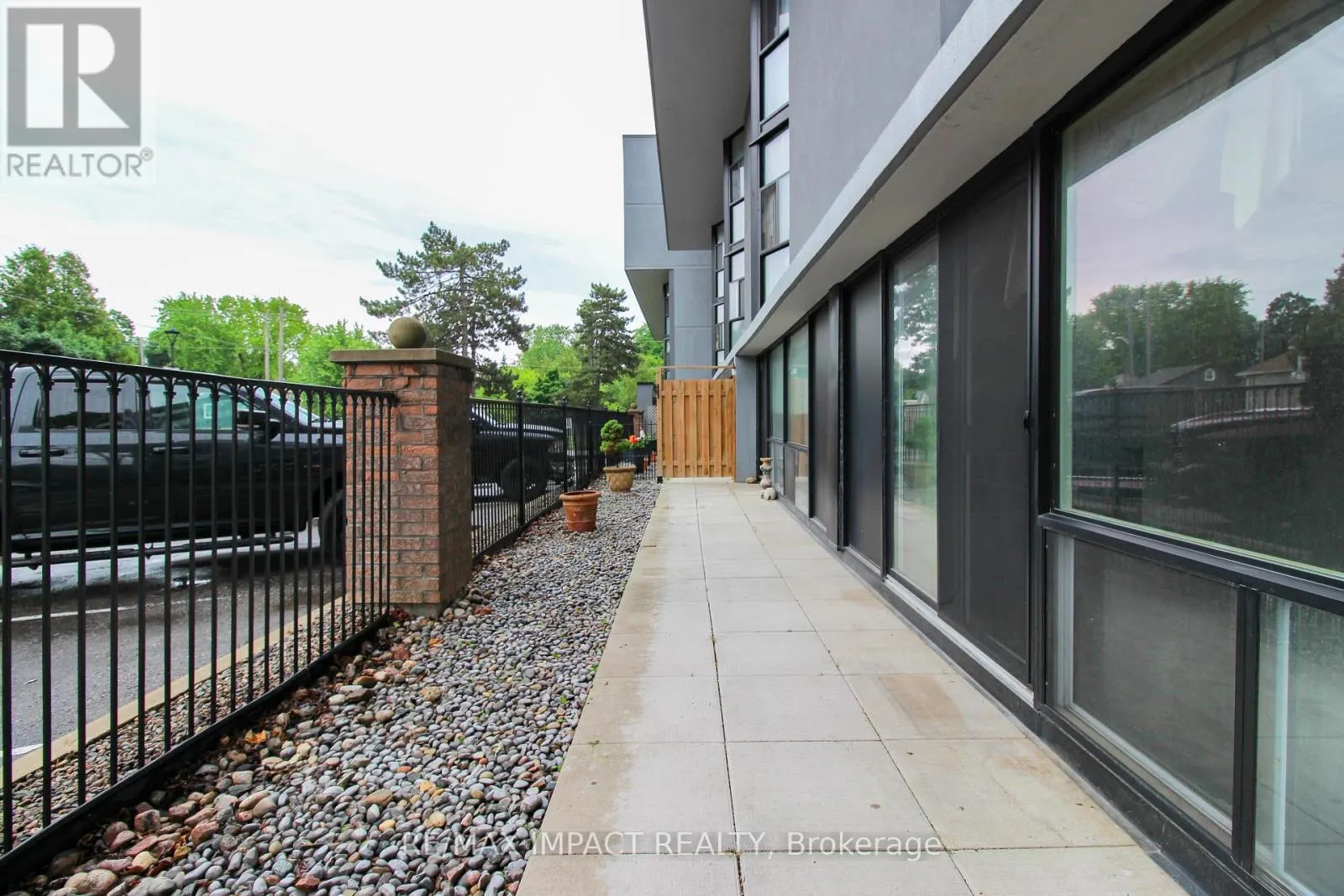 112 - 454 CENTRE STREET S, #112