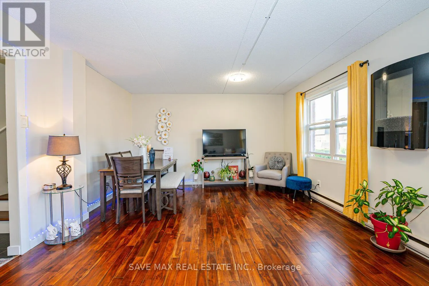 214 - 580 MARY STREET E
