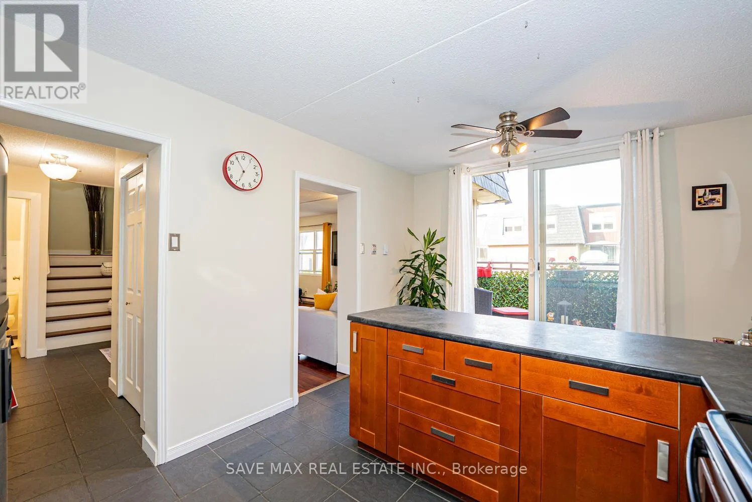 214 - 580 MARY STREET E