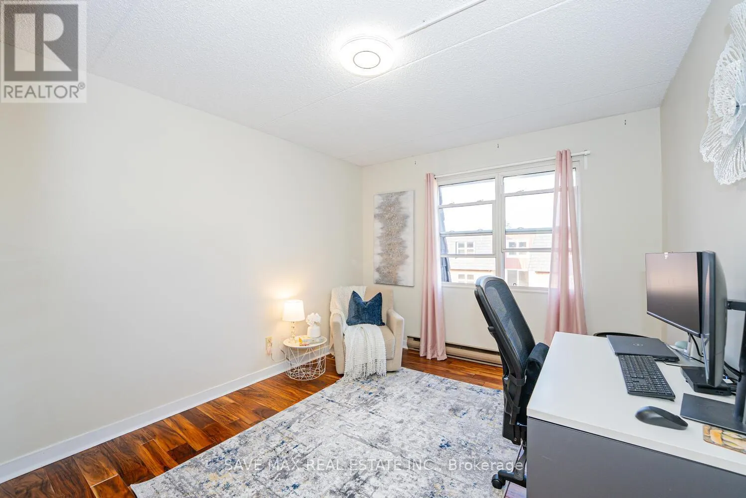 214 - 580 MARY STREET E