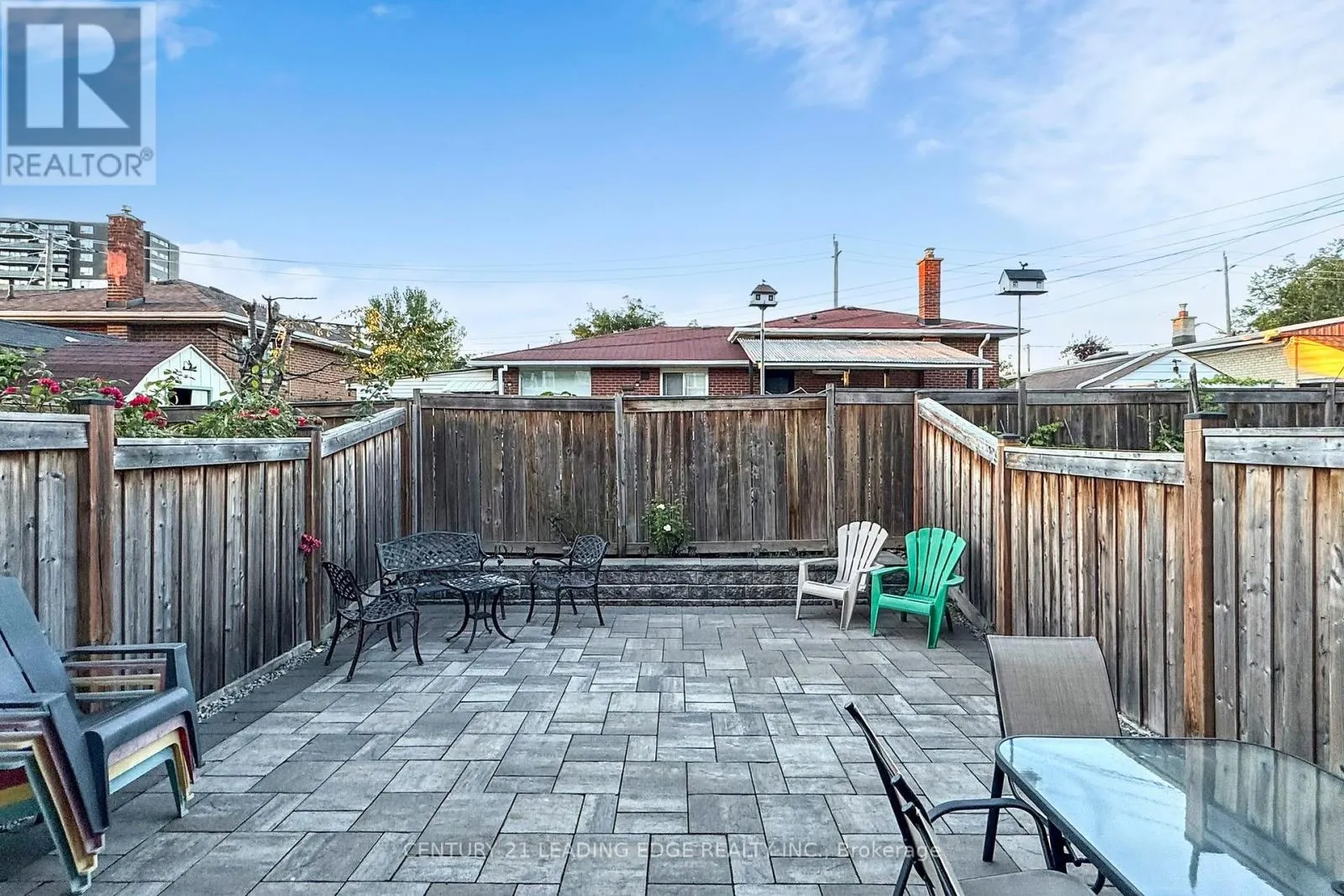 12 PRINGDALE GARDENS CIRCLE