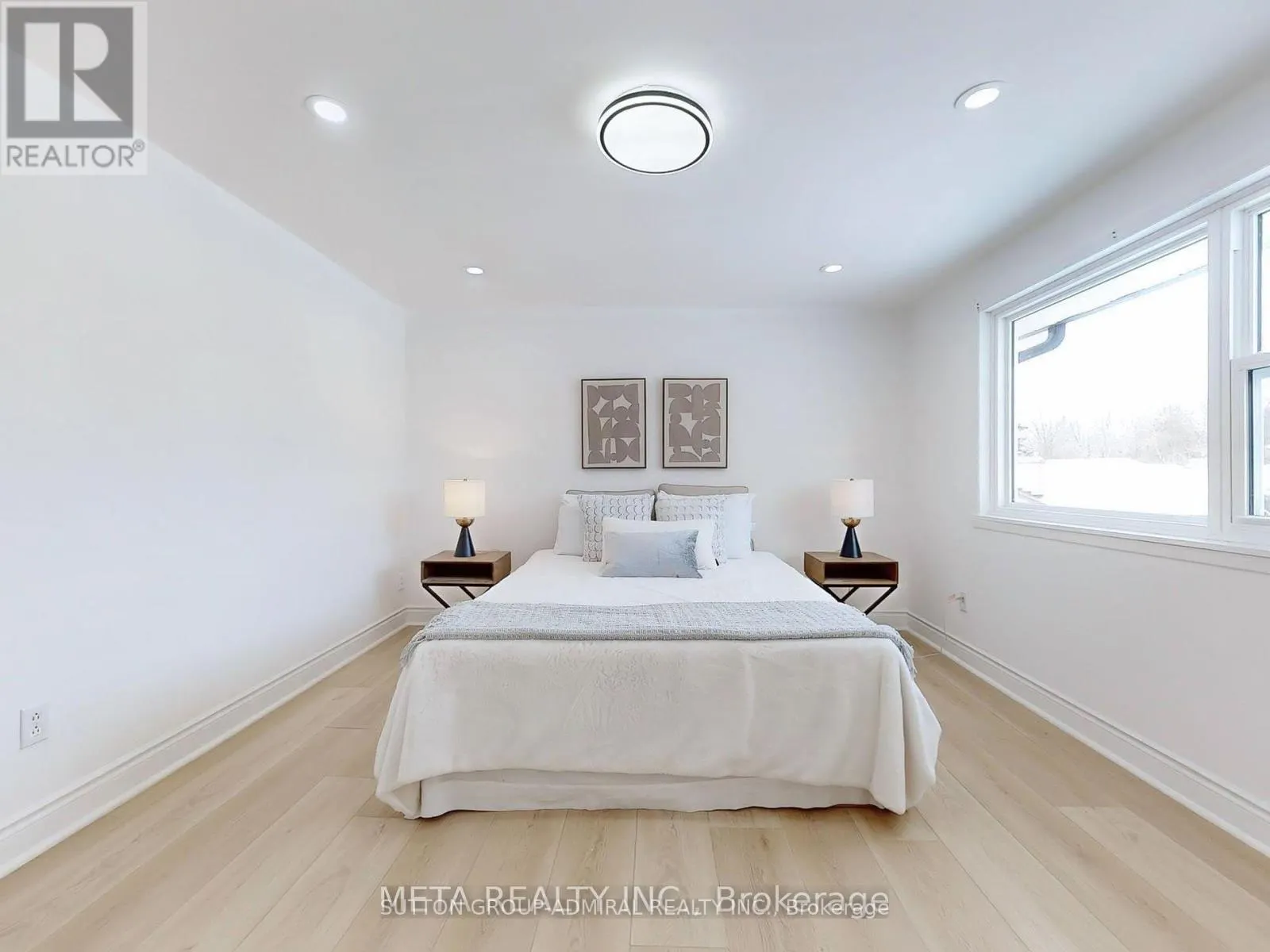 696 JASMINE CRESCENT