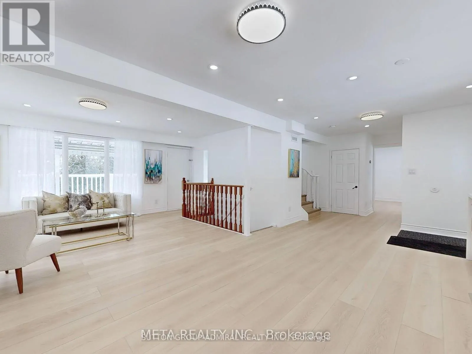 696 JASMINE CRESCENT