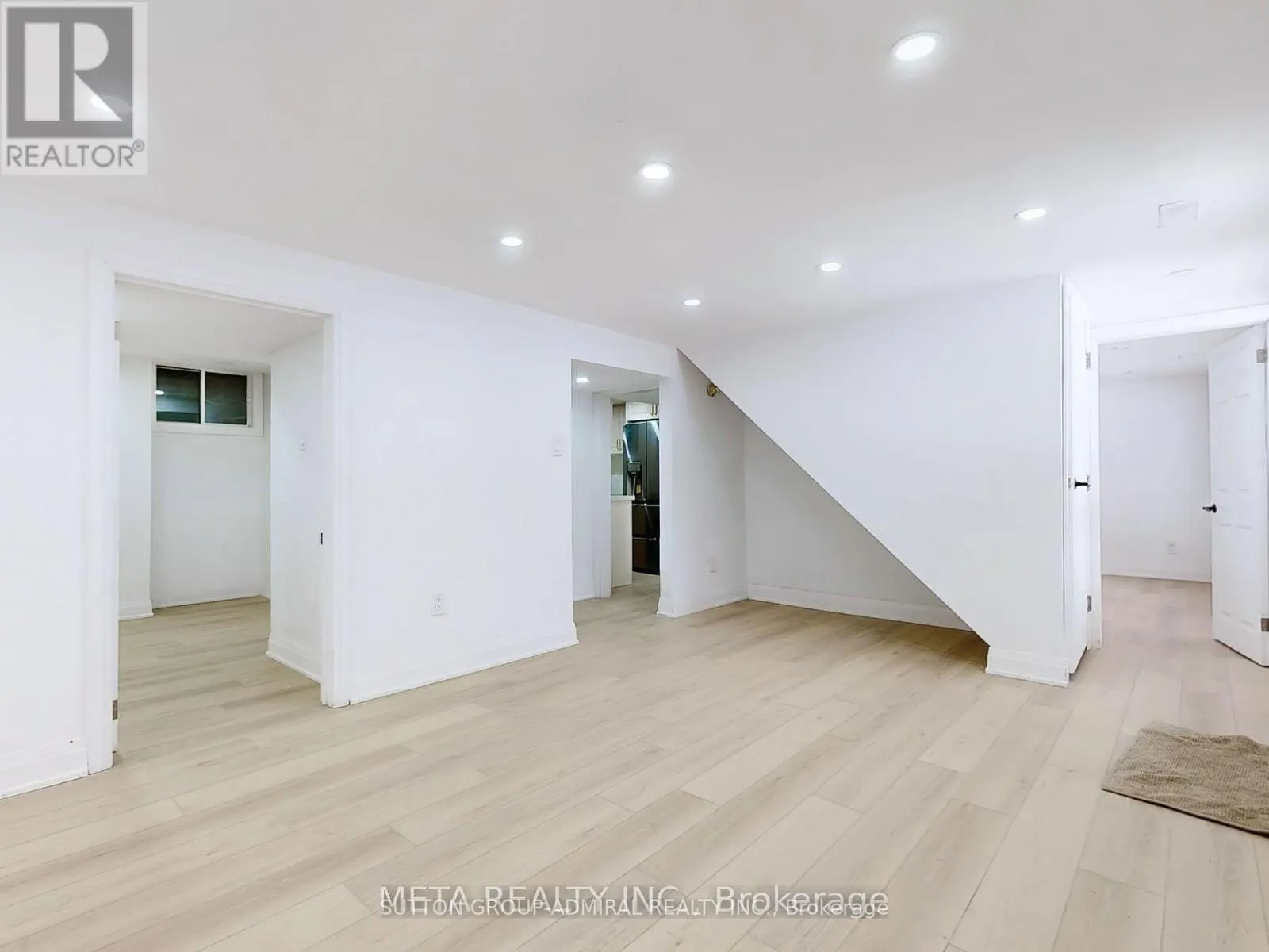 696 JASMINE CRESCENT