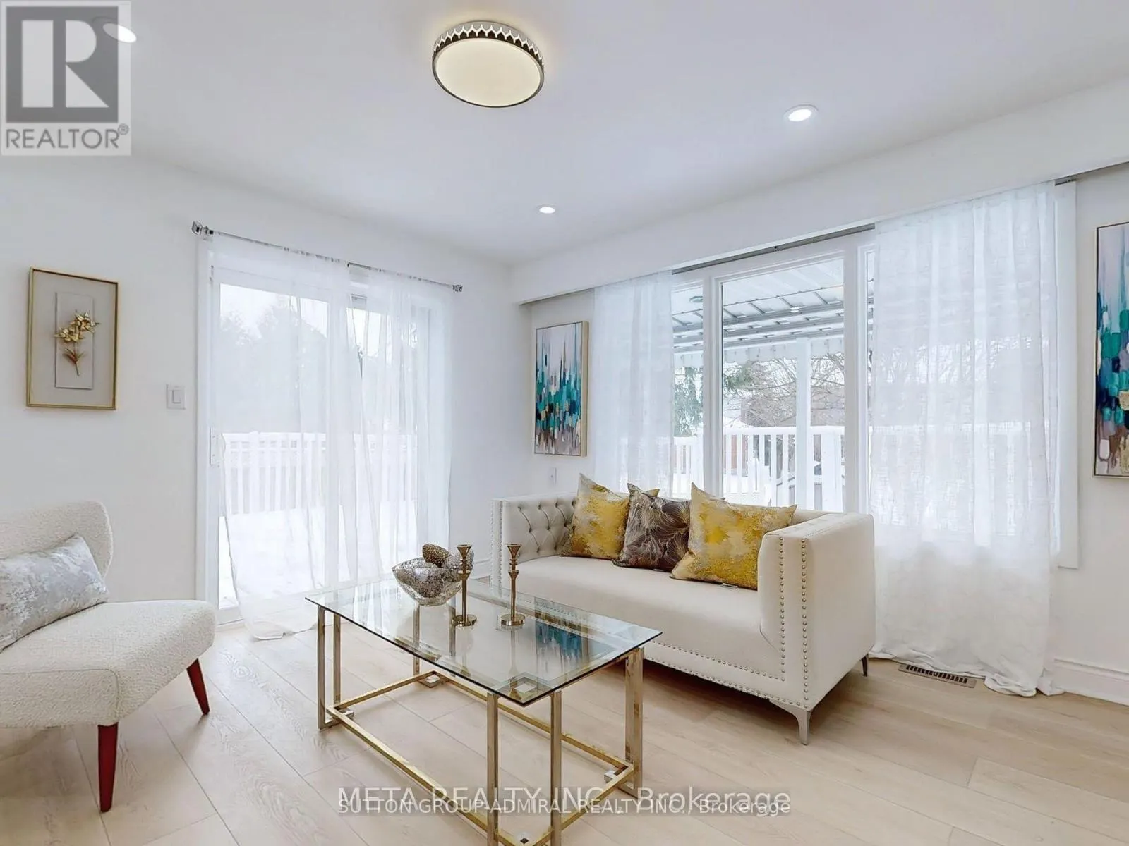 696 JASMINE CRESCENT