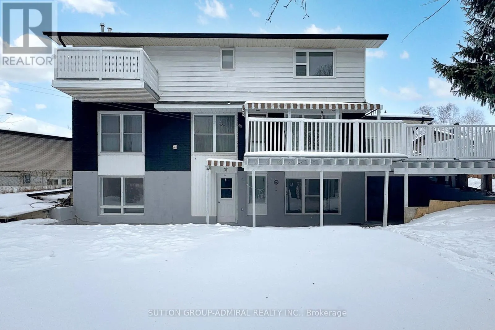 696 JASMINE CRESCENT