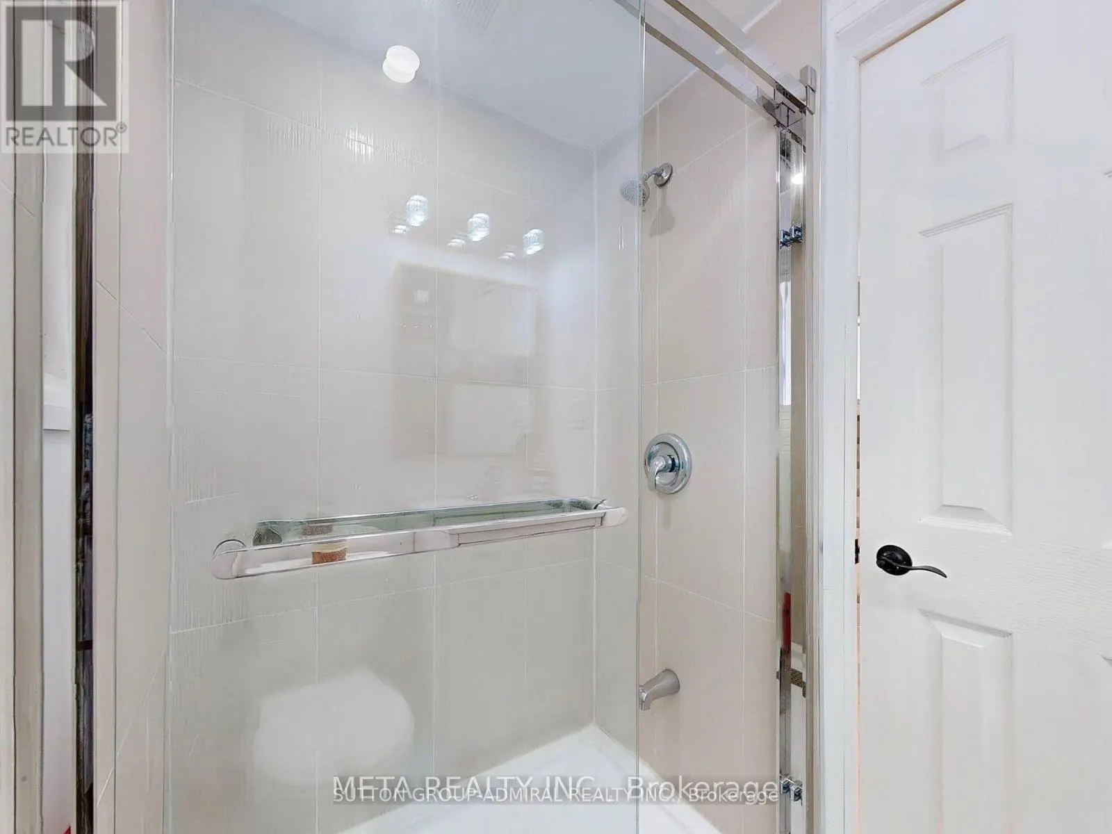 696 JASMINE CRESCENT