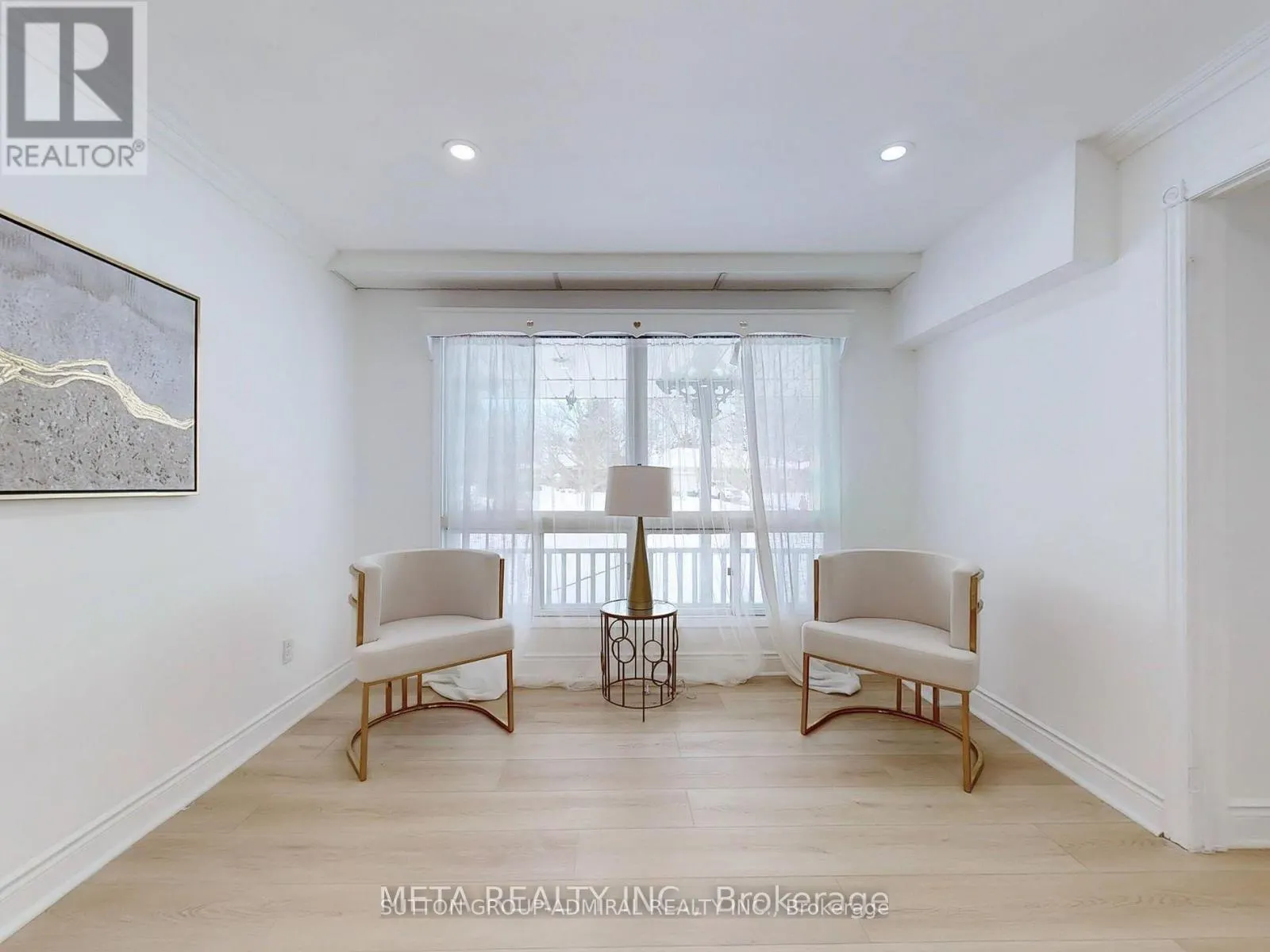 696 JASMINE CRESCENT