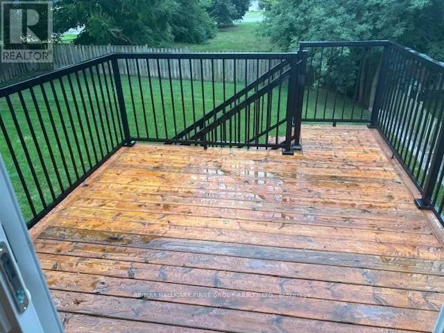 UPPER LEVEL - 115 CEDAR STREET