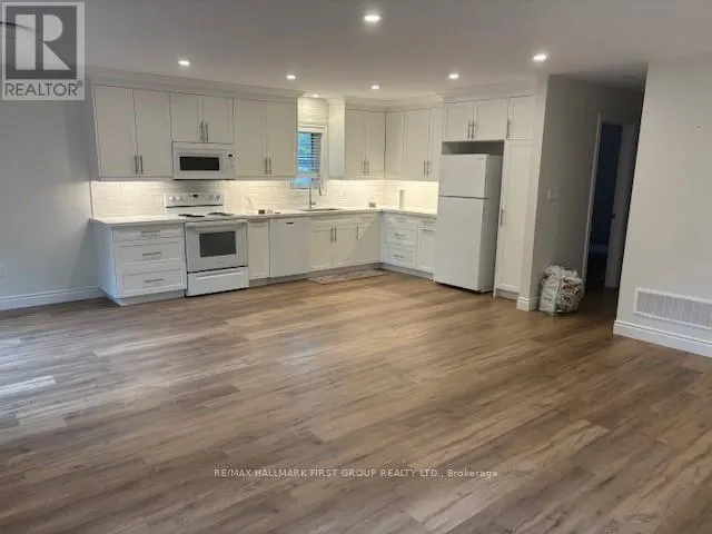 UPPER LEVEL - 115 CEDAR STREET