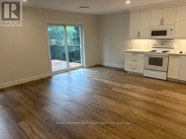 UPPER LEVEL - 115 CEDAR STREET