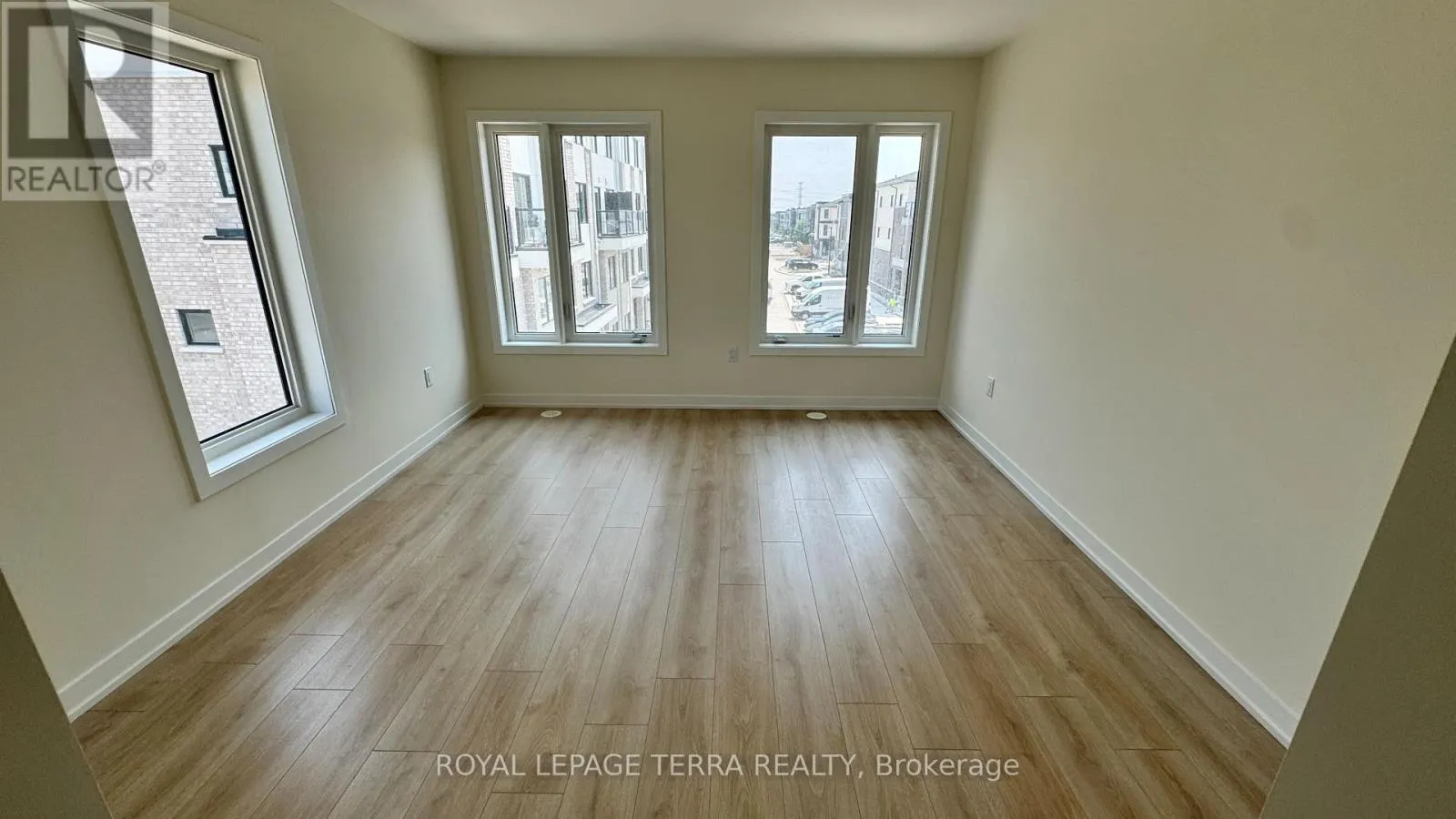 111 - 1695 DERSAN STREET