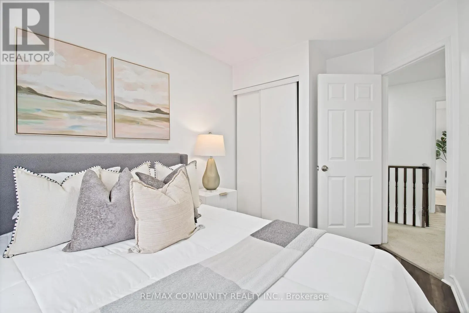 431 ROSSLAND ROAD E