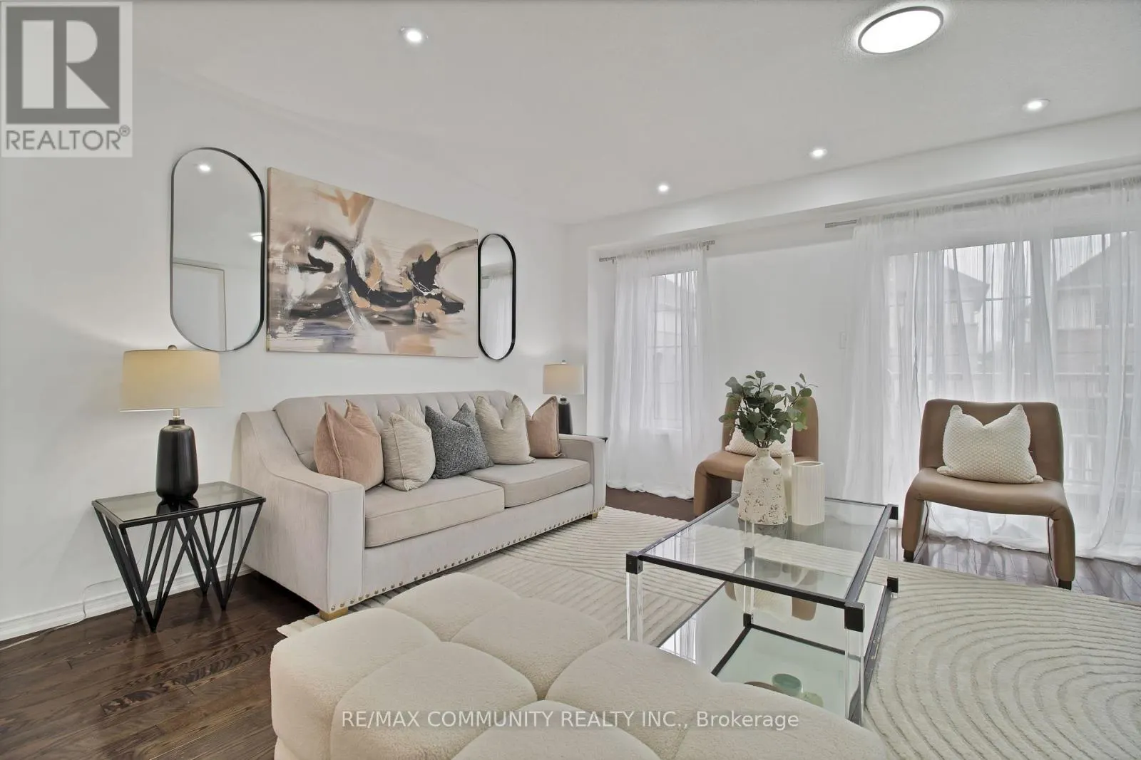 431 ROSSLAND ROAD E