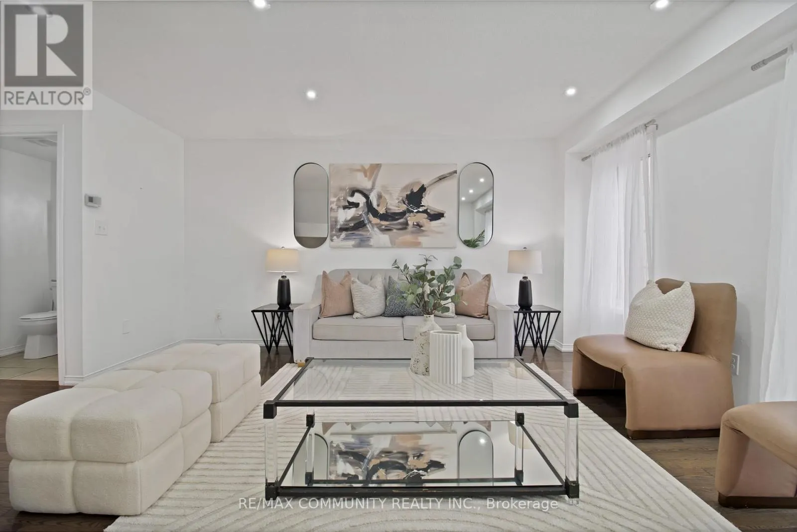 431 ROSSLAND ROAD E