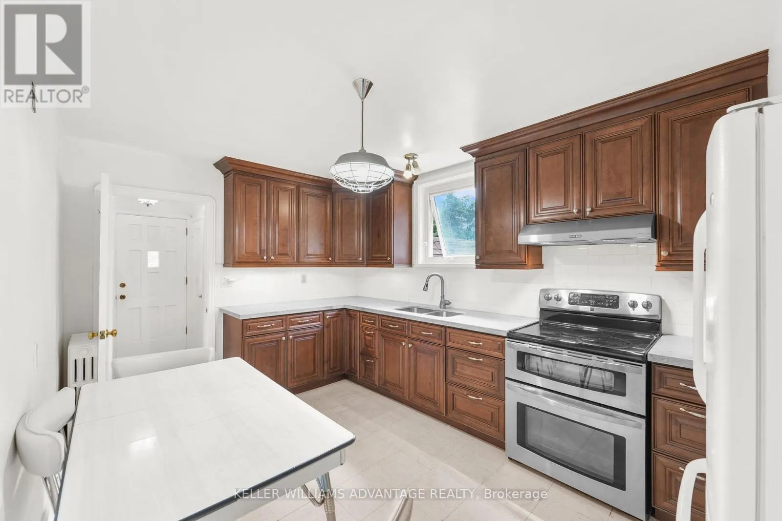 6 BIRCHLAWN AVENUE