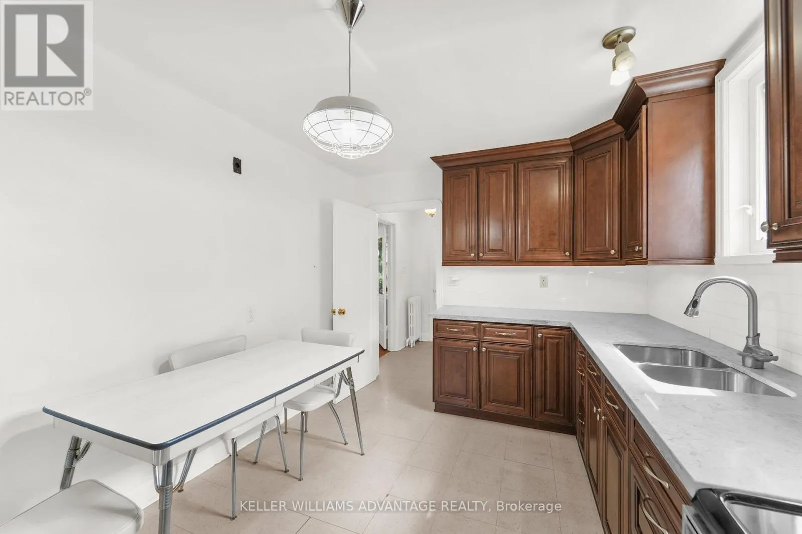 6 BIRCHLAWN AVENUE