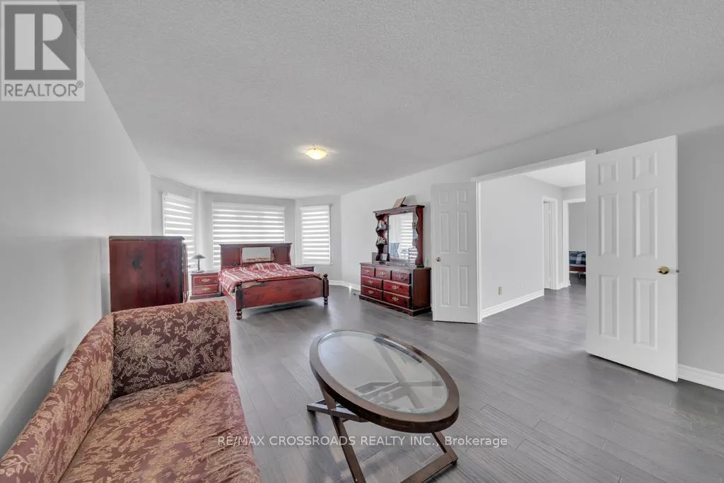 15 LEAH CRESCENT