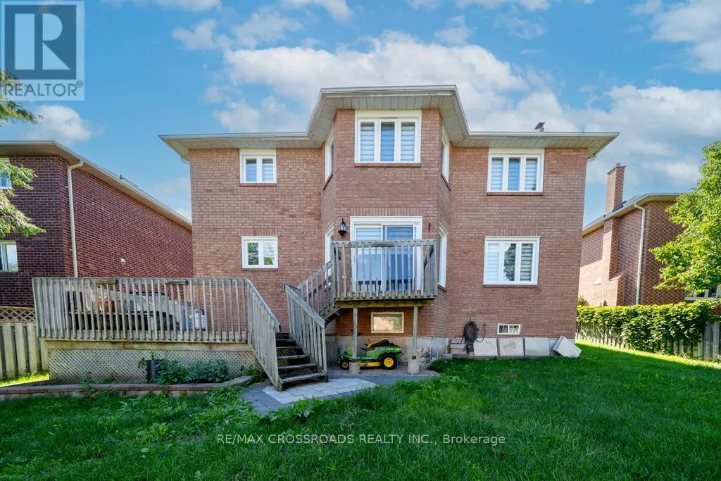 15 LEAH CRESCENT