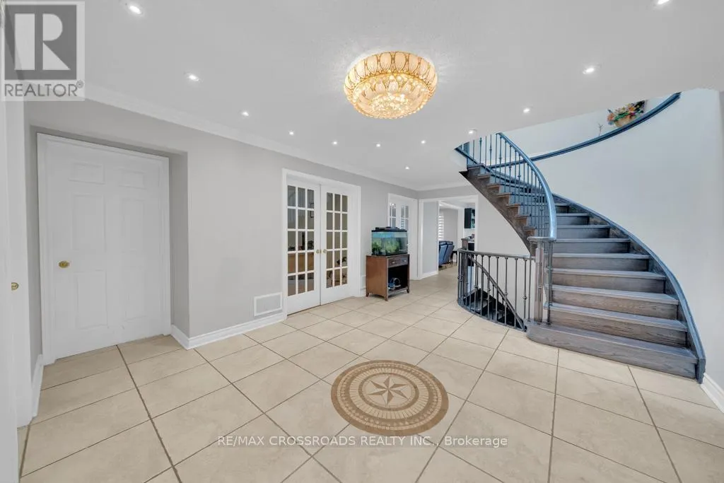15 LEAH CRESCENT