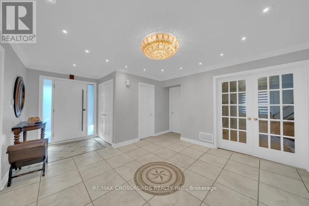 15 LEAH CRESCENT