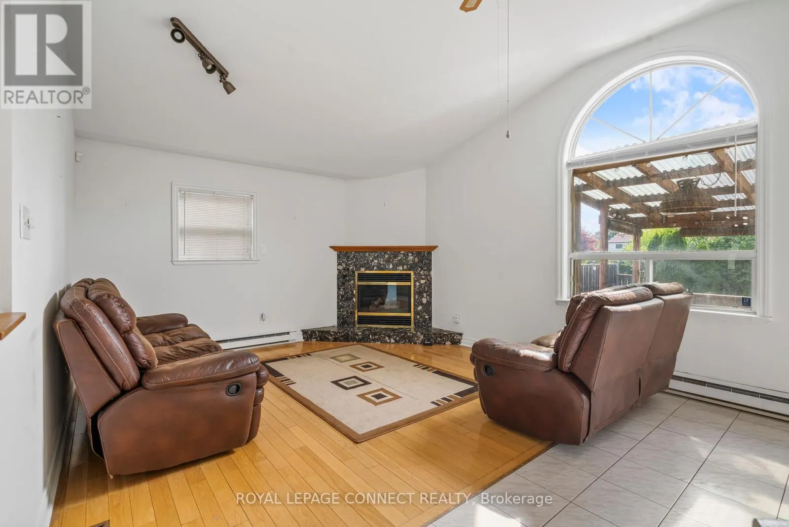 53 SNOWBALL CRESCENT