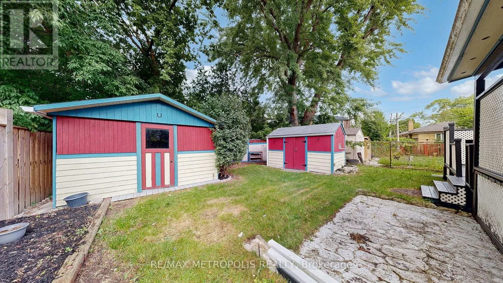81 SEDGEMOUNT DRIVE