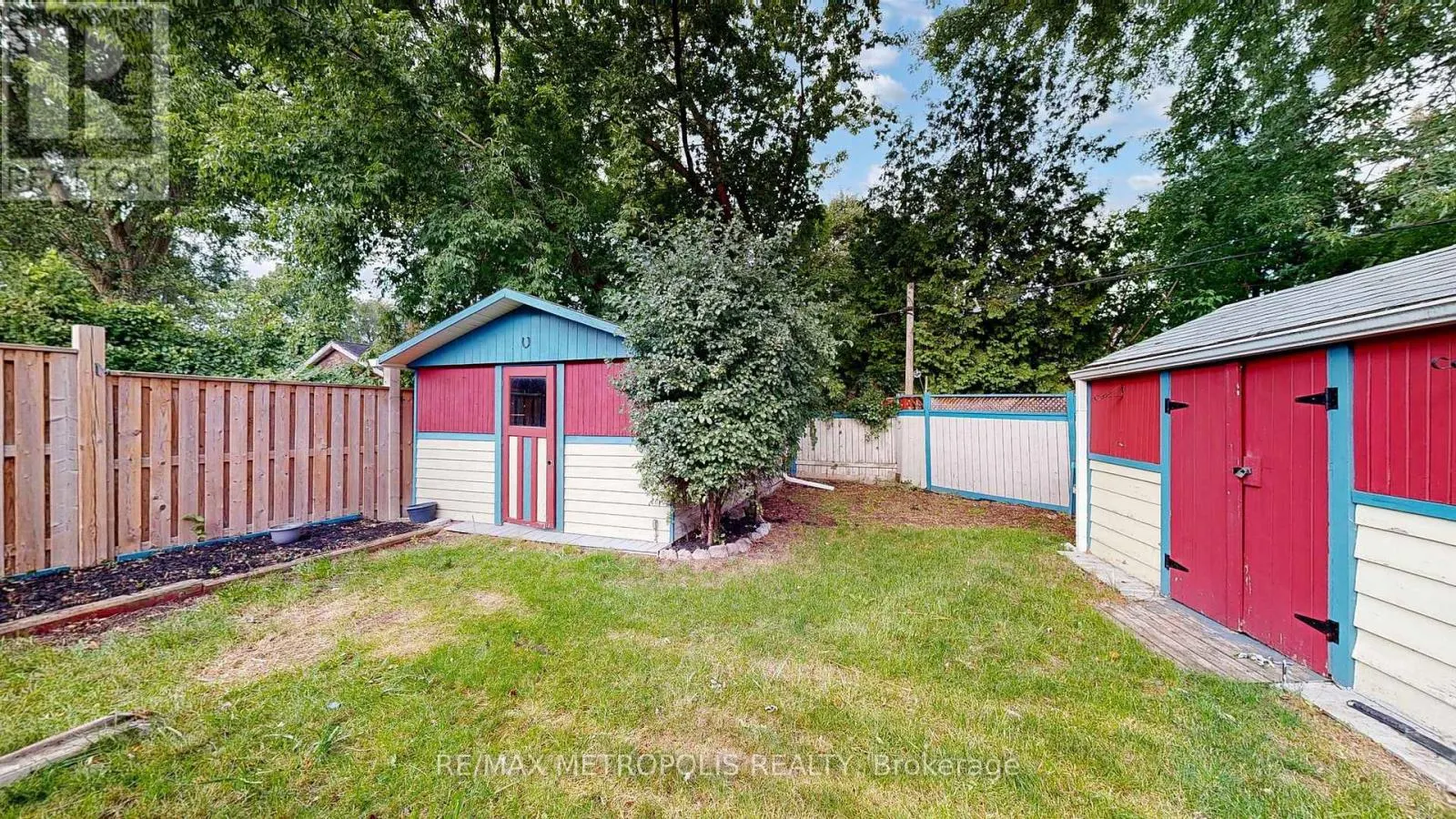 81 SEDGEMOUNT DRIVE