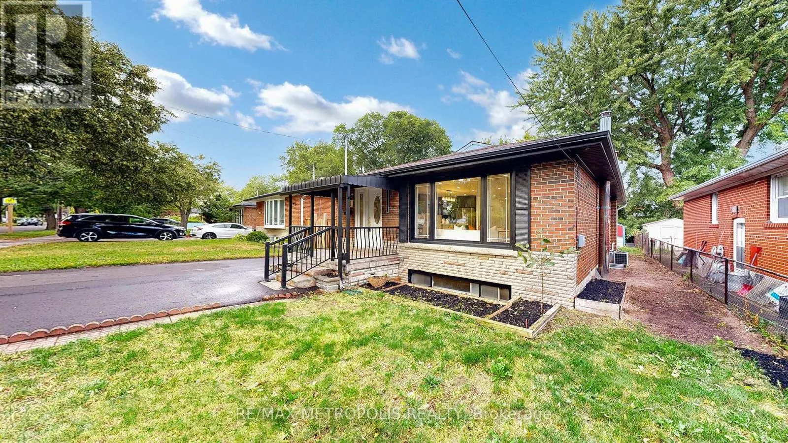 81 SEDGEMOUNT DRIVE