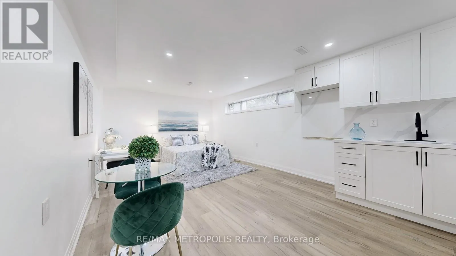 81 SEDGEMOUNT DRIVE