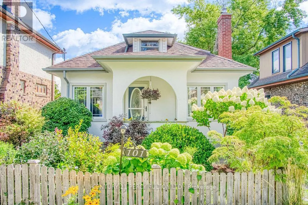 101 ROXBOROUGH AVENUE
