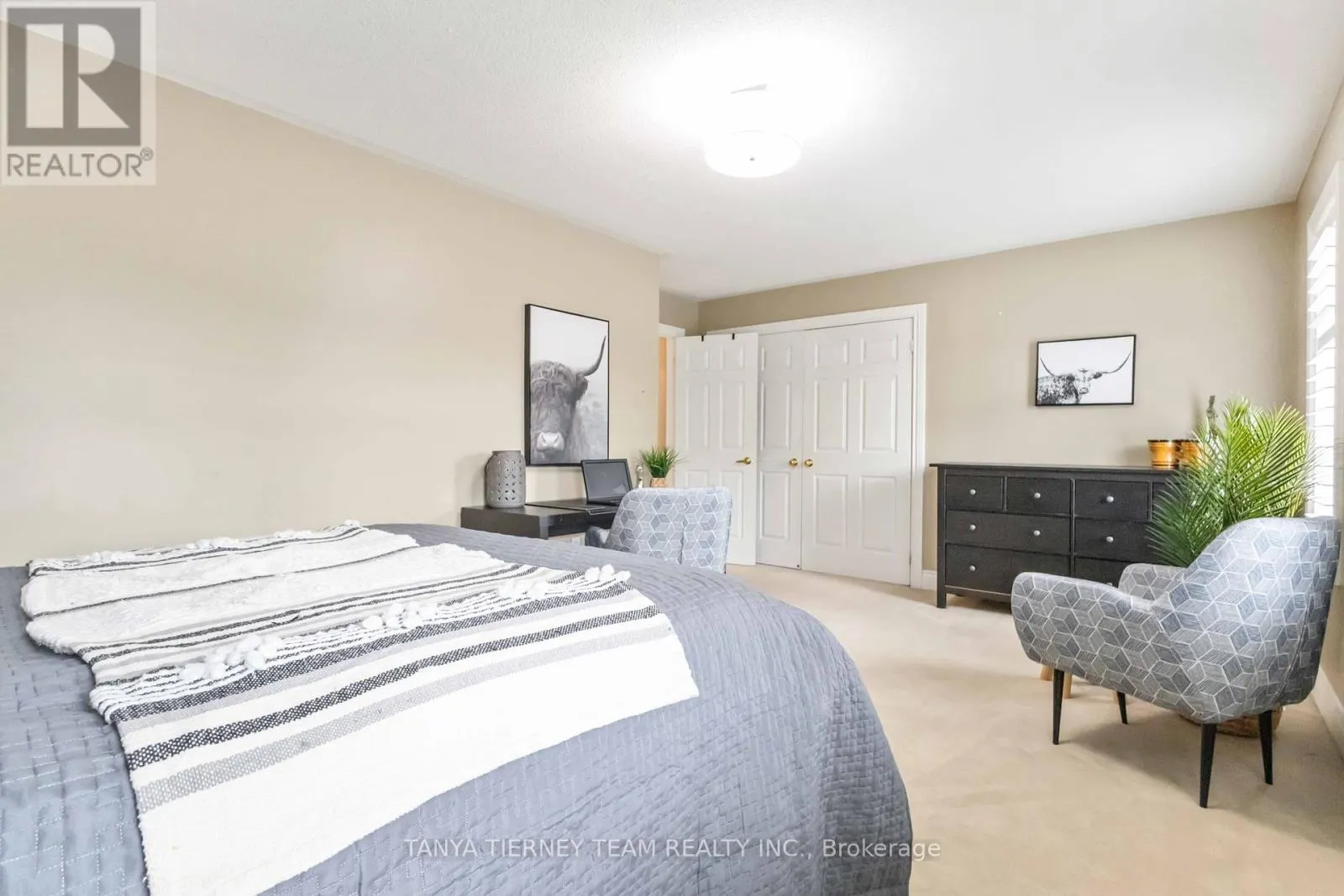 11 CLARIDGE CRESCENT