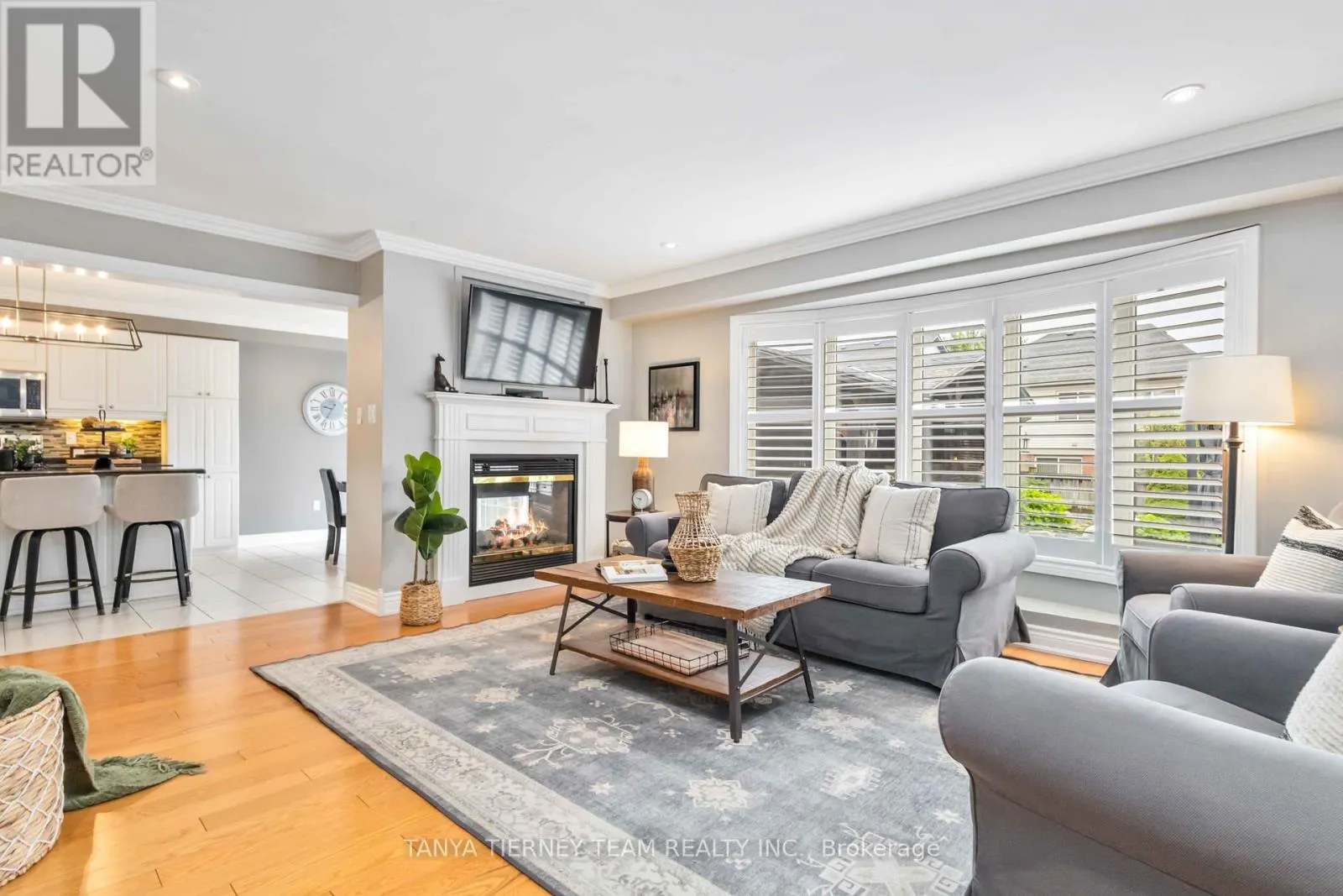 11 CLARIDGE CRESCENT