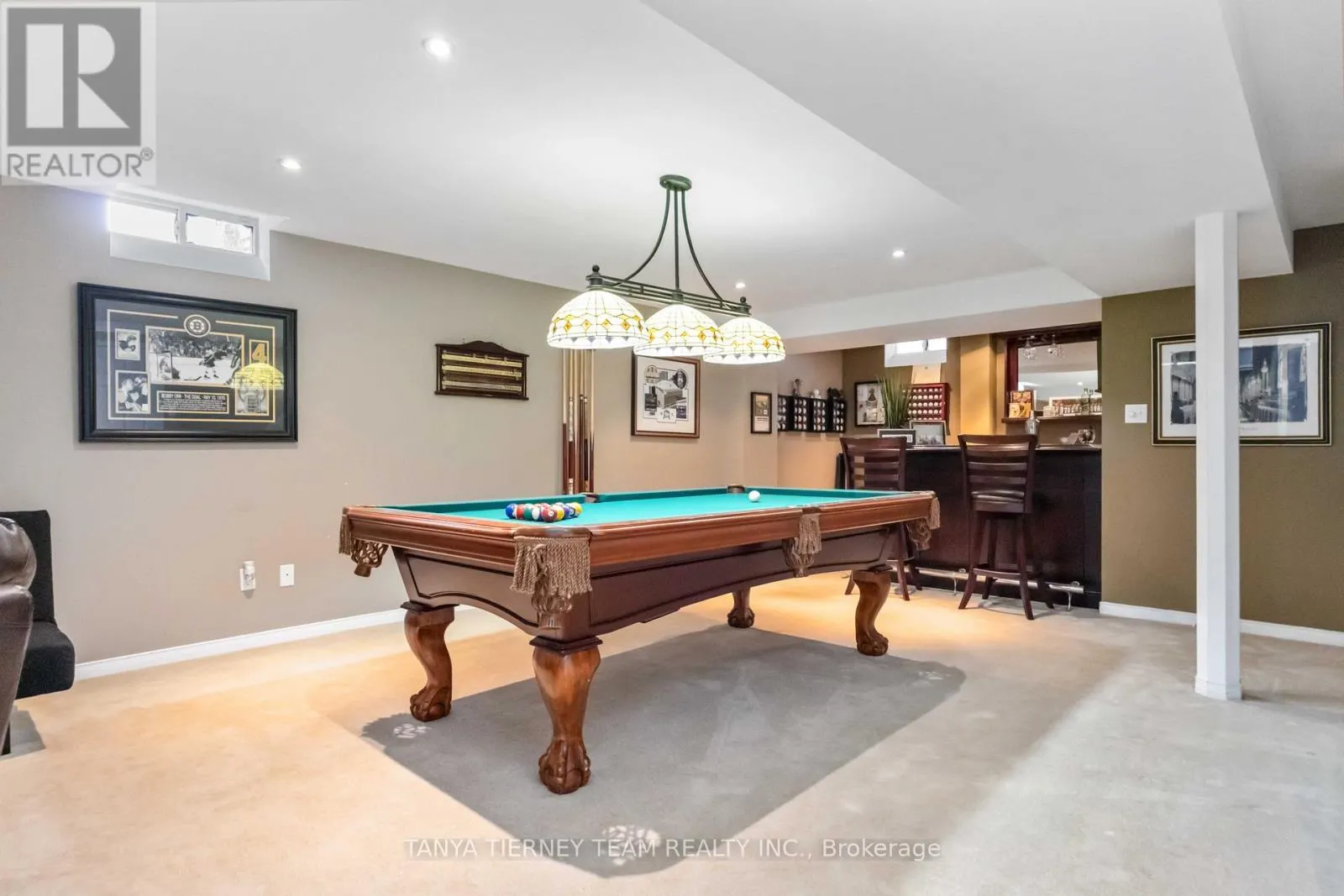 11 CLARIDGE CRESCENT