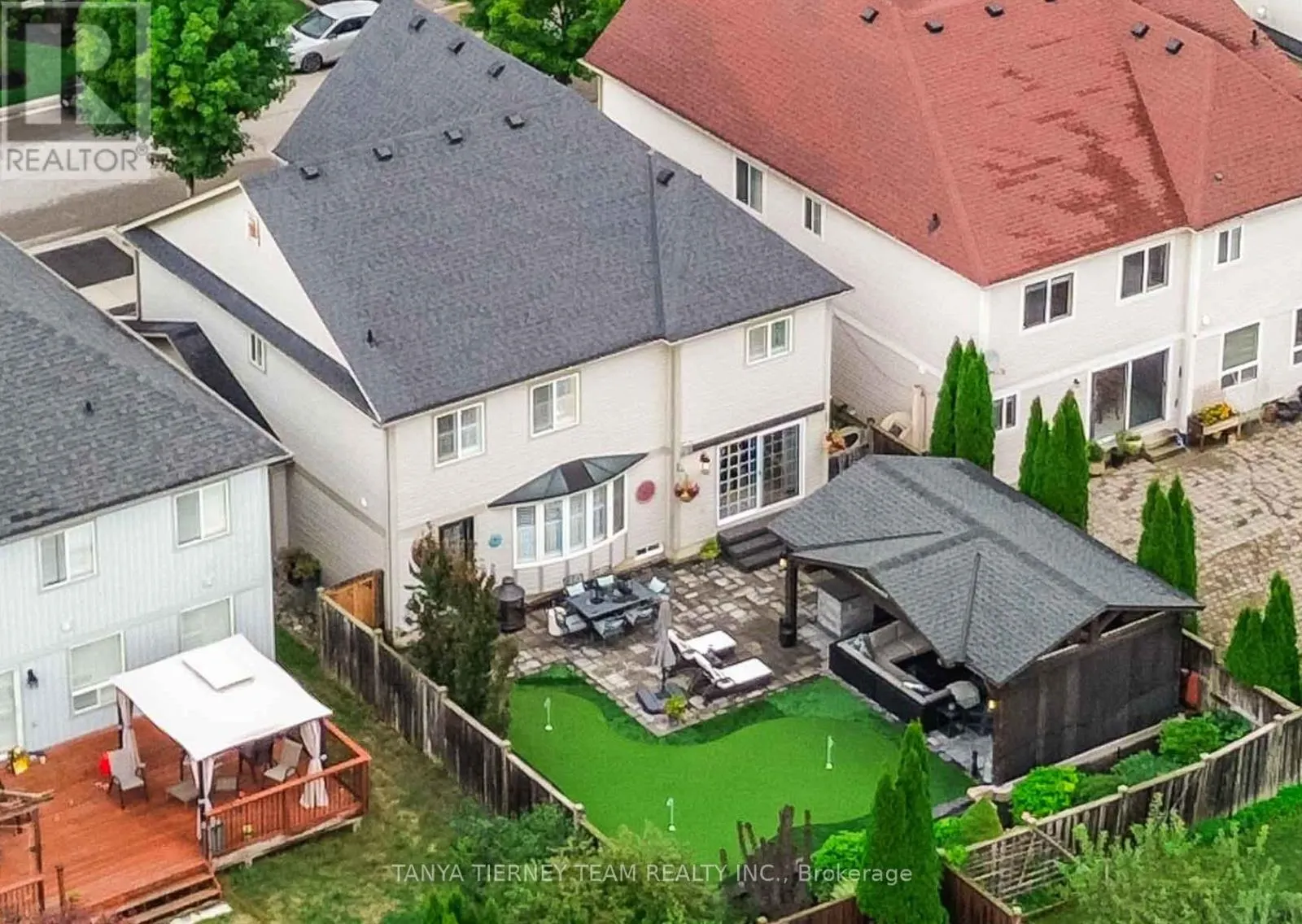 11 CLARIDGE CRESCENT