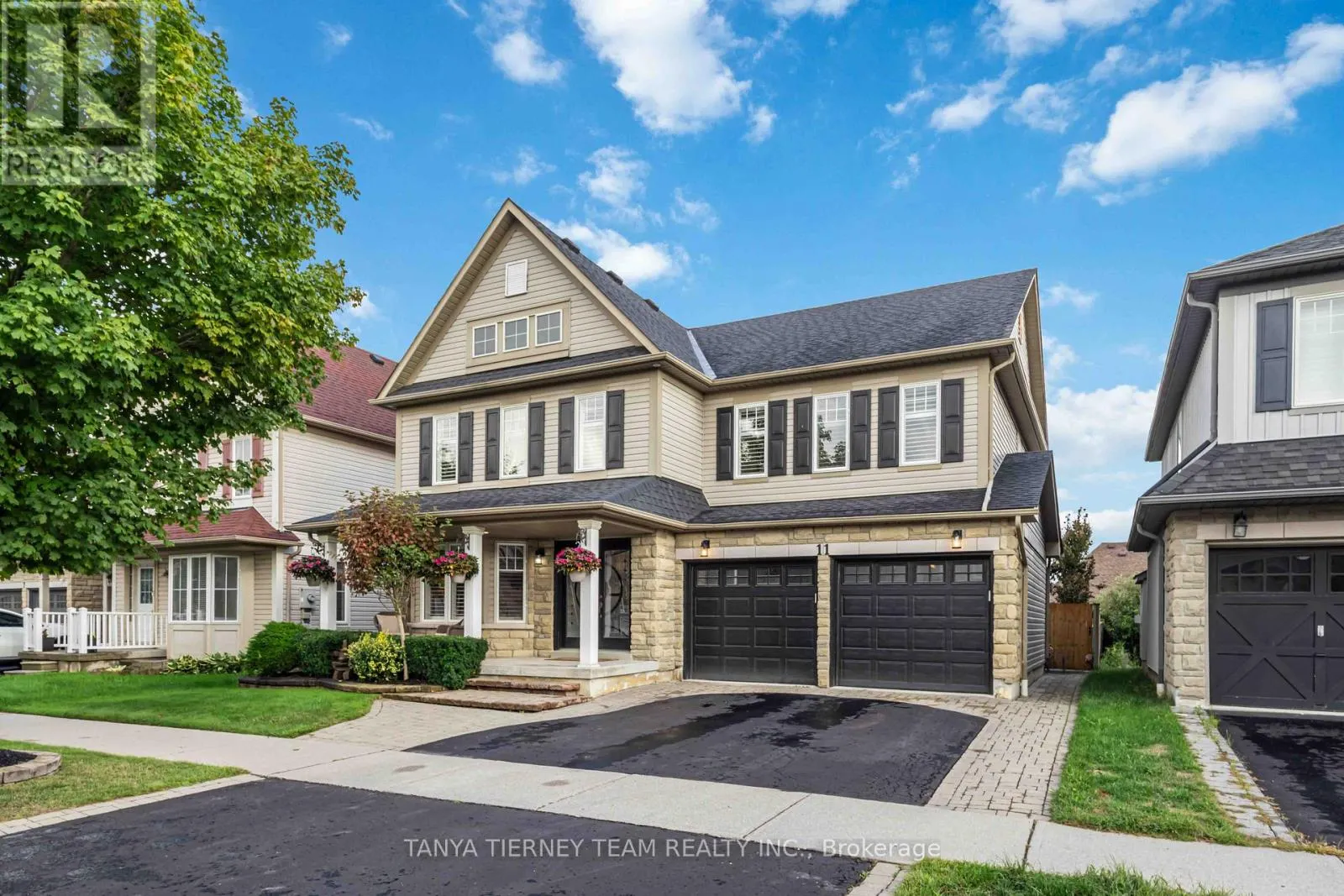 11 CLARIDGE CRESCENT